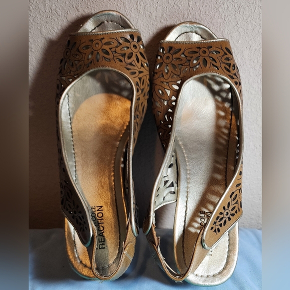 Kenneth Cole Wedge Sandals Cork Leather Tan Women's 7 1/2 M BENIFITS CHARITY - Picture 2 of 8